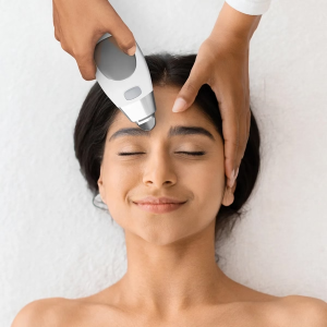 Serenu Galvanic Spa Device/Brightening Serum Bundle